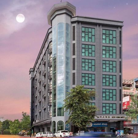 New York Hotel Phnompen Kültér fotó